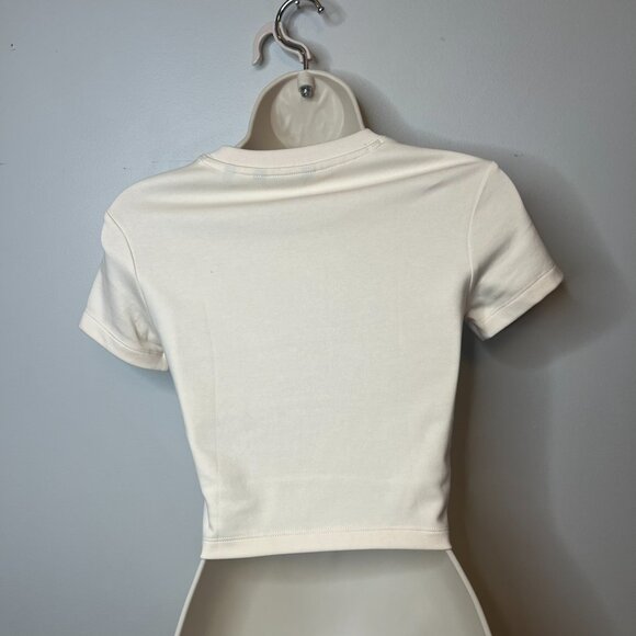 Cuts Clothing Cropped Cream T-Shirt (XS) - Picture 4 of 8